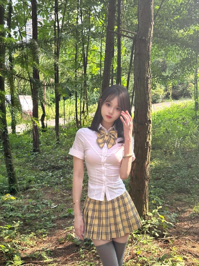 谢贤离世引发港圈哀悼，王菲与张柏芝三胎生父疑云再起